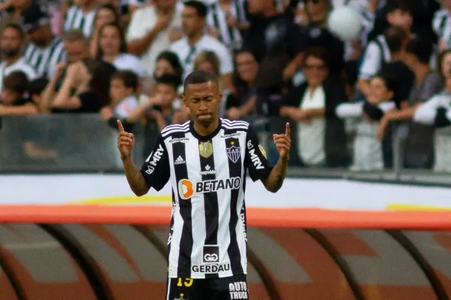 Foto: (Fernando Moreno/AGIF) – Ademir não era unanimidade entre a torcida do Galo