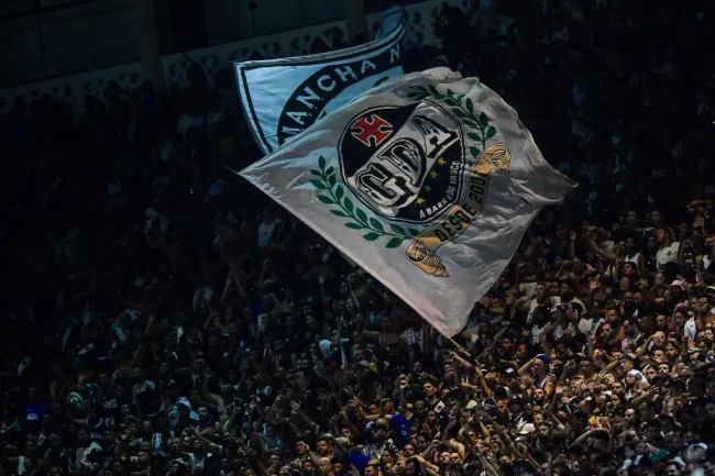 Foto: Thiago Ribeiro/AGIF – Imagens da torcida do Vasco na última vitória do time em casa.