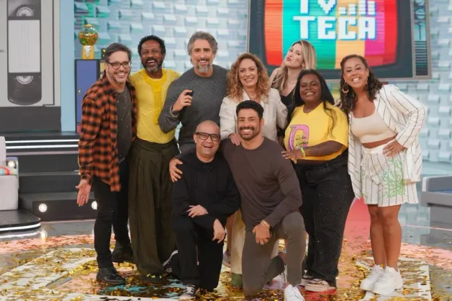Artistas reunidos para o quadro TV Teca. Foto: Reprodução/TV Globo