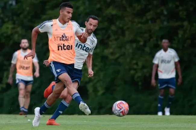 Treino do Sao Paulo – Walce (e) e Nene durante treino do Sao Paulo no CT Barra Funda em 2019. Foto: Marcello Zambrana/AGIF