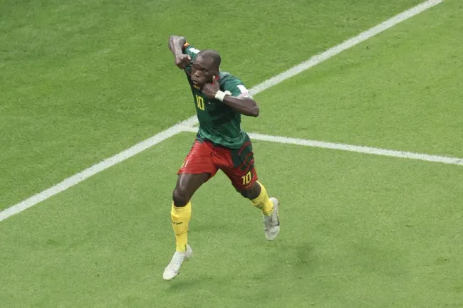 Vincent Aboubakar jogando pelo Camarões. Tim Nwachukwu/Getty Images