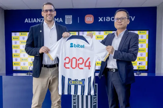 Alianza Lima y su nuevo auspiciador. (Foto: Club Alianza Lima).