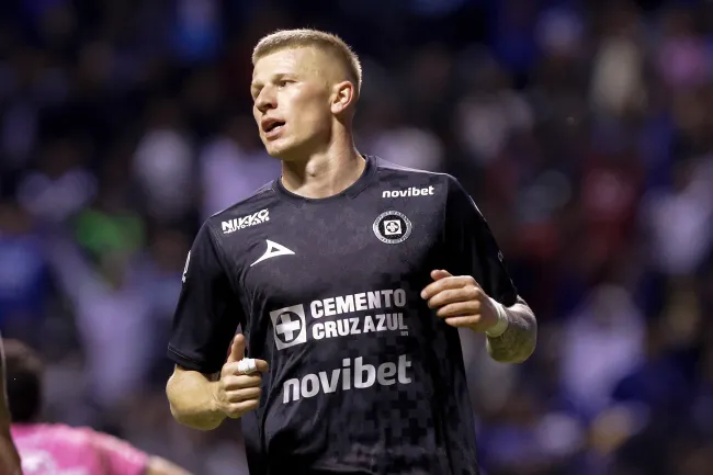 El problema de Mateusz Bogusz que le impidió triunfar en Cruz Azul (Imago 7)