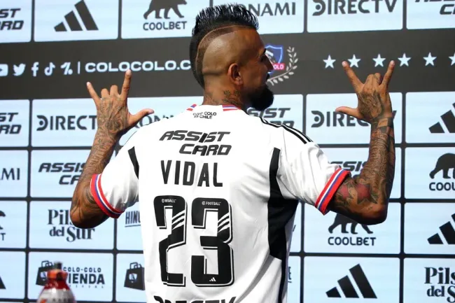 Arturo Vidal se prepara para su debut en Colo Colo. Imagen: Javier Salvo/Photosport