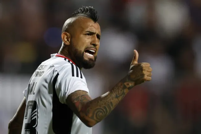 Arturo Vidal fue clave en la continuidad de Brayan Cortés y Carlos Palacios en Colo Colo.