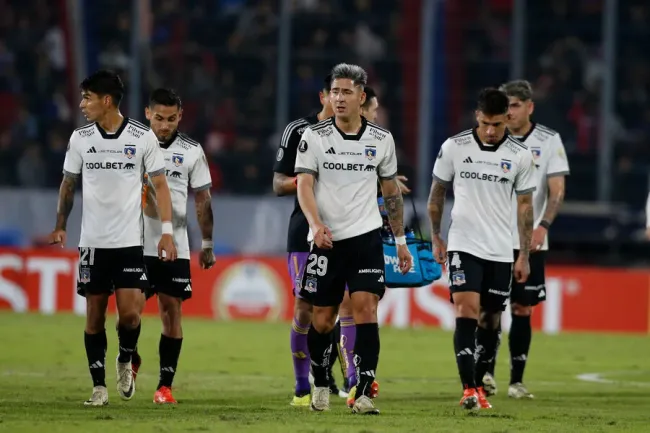 Colo Colo sufrió un incidente en la previa del duelo ante Cerro Porteño. Imagen: Cesar Olmos/Photosport