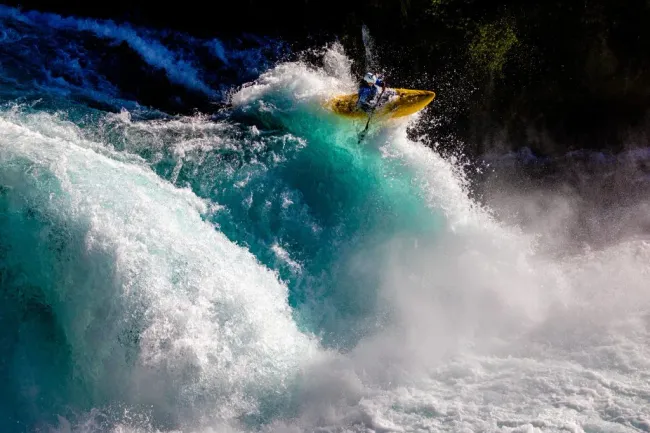 La toma fue captada de último minuto, cuando elatleta decidió ir por una pasada más después de su entrenamiento. Photographer: Rod Hill/Red Bull Illume.
