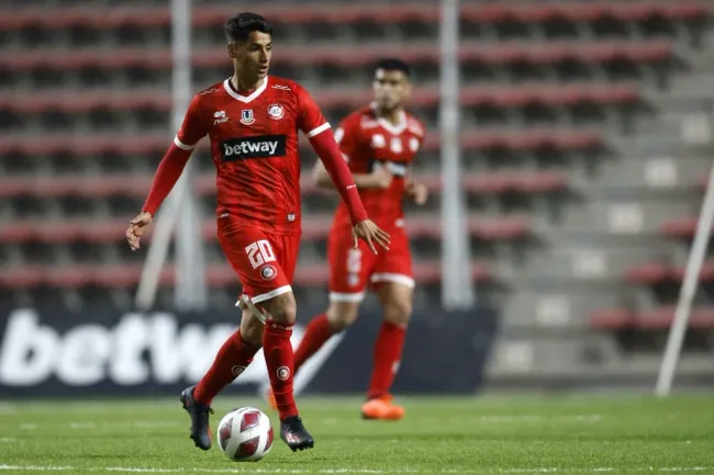 Brayan Garrido en acción por Unión La Calera. (Andrés Piña/Photosport).