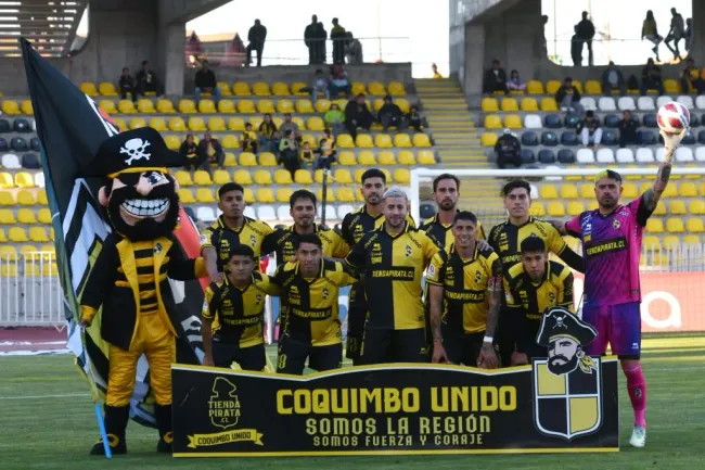 Los piratas se asocian con Coquimbo en el fútbol chileno (Photosport)