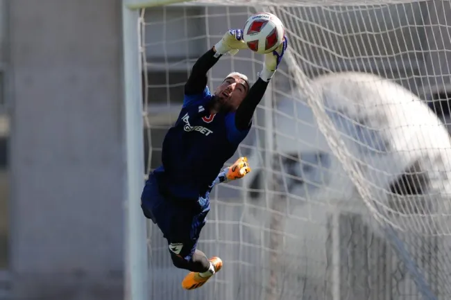 Para Álvarez el plantel debe estar equilibrado antes del torneo. Foto: U. de Chile