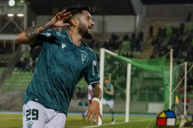 Así festejó Jorge Paul Gatica en Valparaíso. (Andres Pina/Aton Chile).