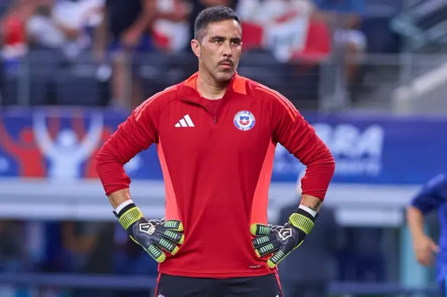 Claudio Bravo: corta conversación más larga con Marcelo Bielsa.