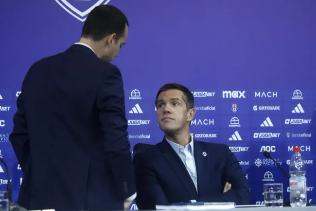 Michael Clark controla el 66% de Azul Azul con su empresa Antumalal, donde está junto a su esposa. Foto: Jonnathan Oyarzun/Photosport