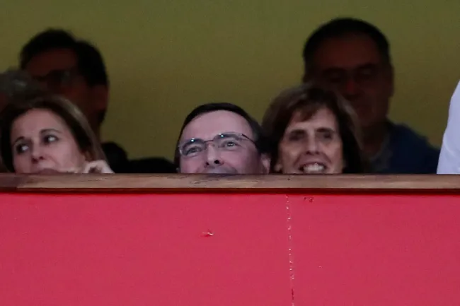 Segovia, presidente de Unión Española, cuando estaba en Chile. Hoy es dueño telemático a la distancia.