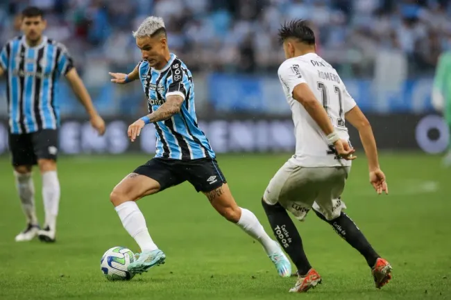 Ferreirinha em ação pelo Grêmio contra o Corinthians. (Photo by Pedro H. Tesch/Getty Images)