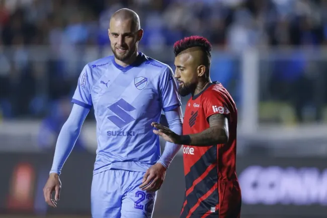 Arturo Vidal pelo Athletico Paranaense. (Photo by Gaston Brito Miserocchi/Getty Images)