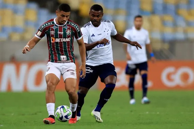 Nikão em ação pelo Cruzeiro contra o Fluminense. (Photo by Buda Mendes/Getty Images)