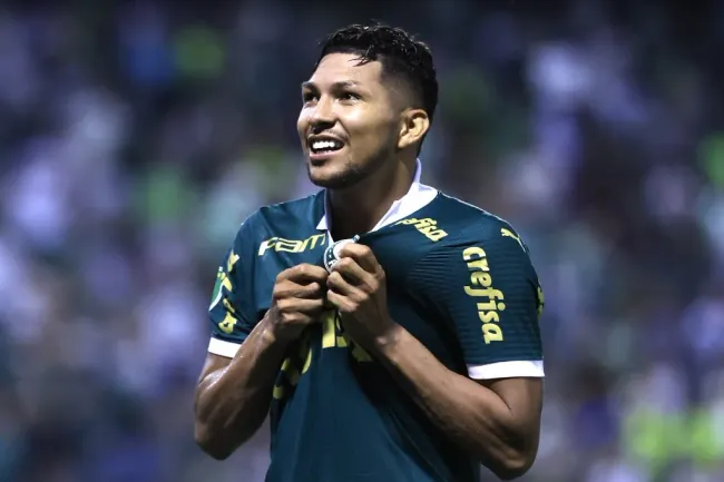 Rony celebrando gol pelo Palmeiras. Foto: Marcello Zambrana/AGIF
