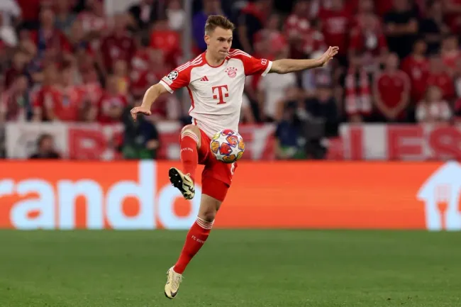 Kimmich tem contrato com o Bayern até junho de 2025 (Foto: Alexander Hassenstein/Getty Images)