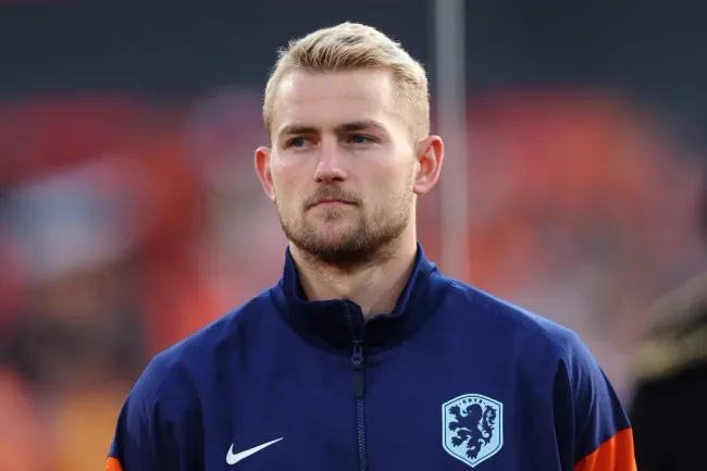 De Ligt na mira dos Reds (Photo by Dean Mouhtaropoulos/Getty Images)