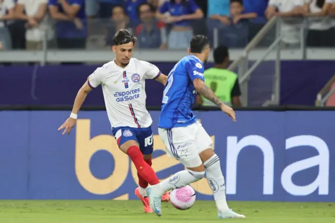 Biel, jogador do Bahia, durante partida contra o Cruzeiro (Foto: Gilson Lobo/AGIF)