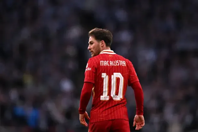 La PFA eligió a Alexis Mac Allister en el once ideal de la temporada pasada.