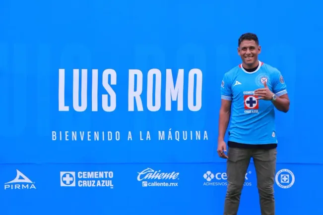 Luis Romo está listo para debutar una vez más con Cruz Azul (Imago 7)
