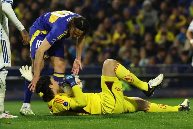 Cassio contra Cavani.