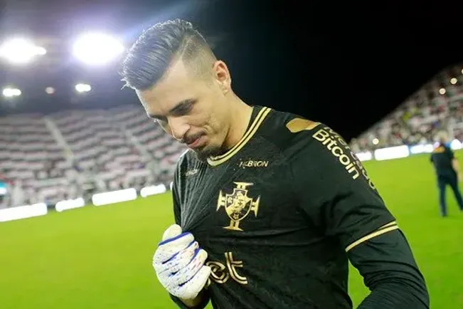 Ivan com a camisa do Vasco da Gama. (Foto: Daniel Ramalho/Vasco).