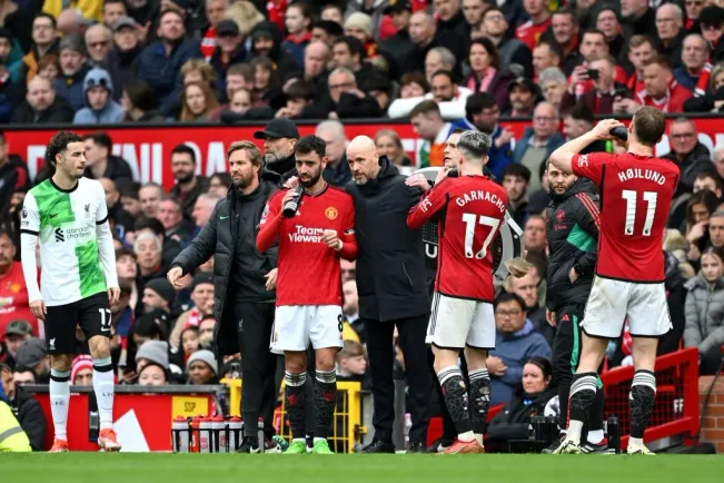 Erik ten Hag, Manager of Bruno Fernandes of Manchester United. (Photo by Shaun Botterill/Getty Images)