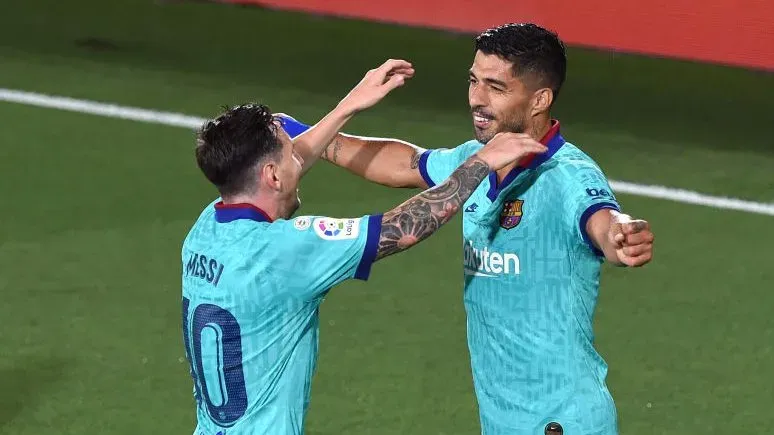 Luis Suárez junto a Lionel Messi en Barcelona. ¿Se reencuentran en 2024 en Miami? (Foto: Getty)