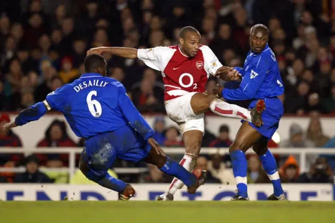 La Premier League, por aquel entonces, tenía otra fiereza.