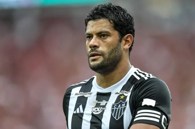 Hulk durante a partida com o Flamengo