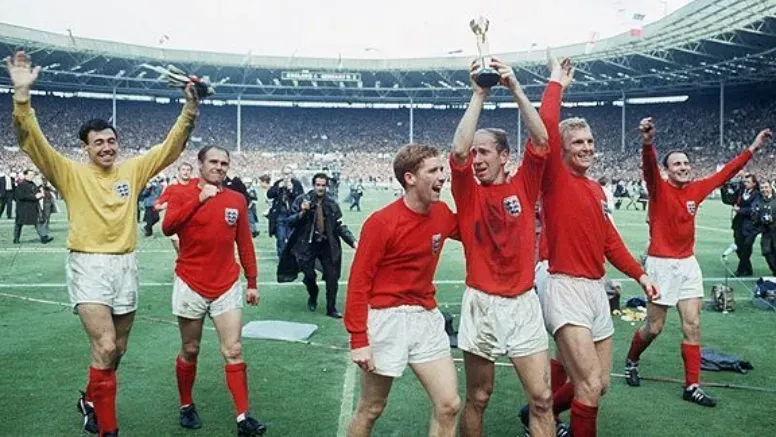 La clásica camiseta de Inglaterra 66