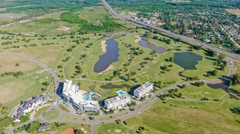 Vista aérea del Hotel Hilton de Pilar, Argentina | Foto: Ladevi Argentina