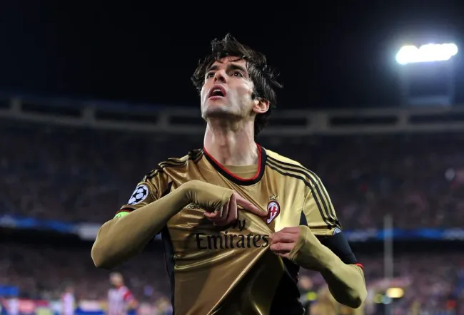 Kaká celebrando gol pelo Milan.  (Photo by Denis Doyle/Getty Images)