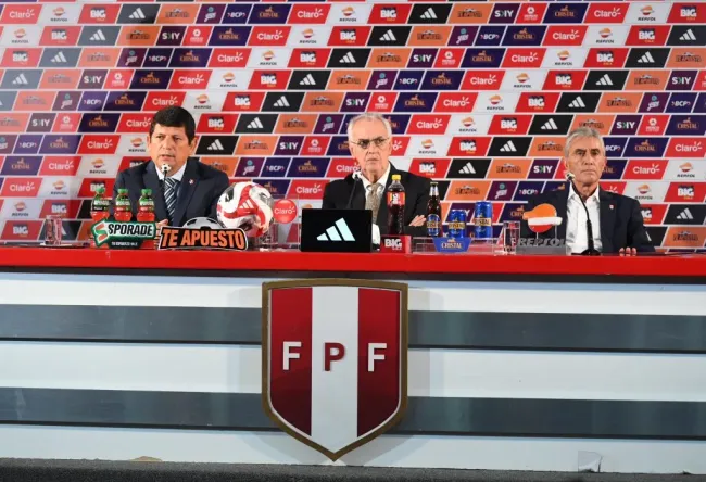 Jorge Fossati presentado en Perú. (Foto: FPF).