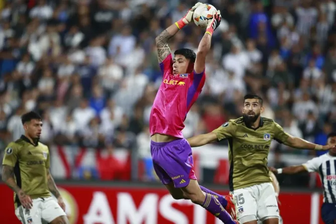Cortés jugando Copa Libertadores por el Cacique. /Photosport