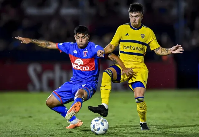 Juan Cruz Esquivel en acción ante Boca Juniors. (Marcelo Endelli/Getty Images).