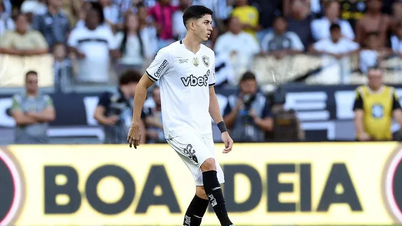 Jair foi expulso - Foto: Vitor Silva/Botafogo.