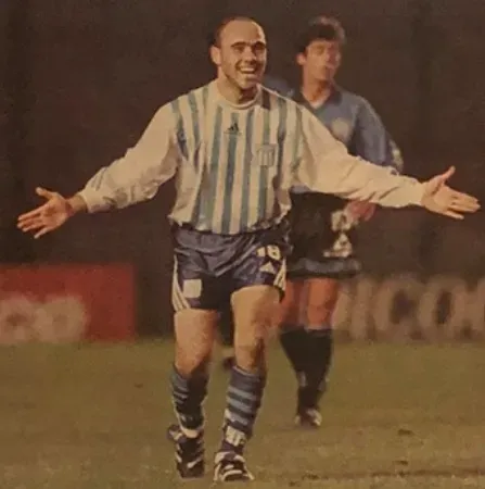 Villalba jugó en Racing entre 1998 y 1999.