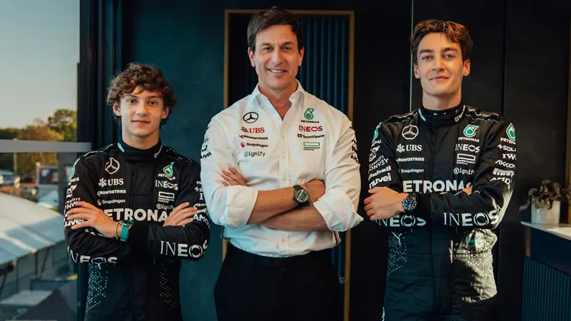 Antonelli y Russell, los pilotos de Mercedes para el 2025.