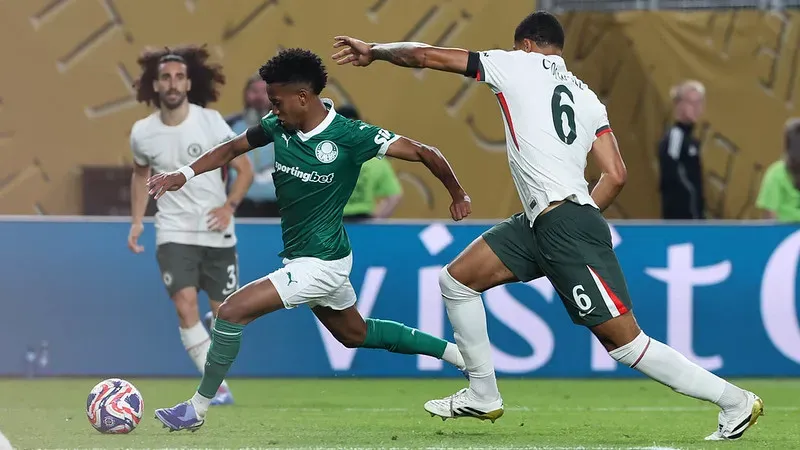 Estêvão em ação pelo Palmeiras no Mundial. Foto: Cesar Greco/Palmeiras