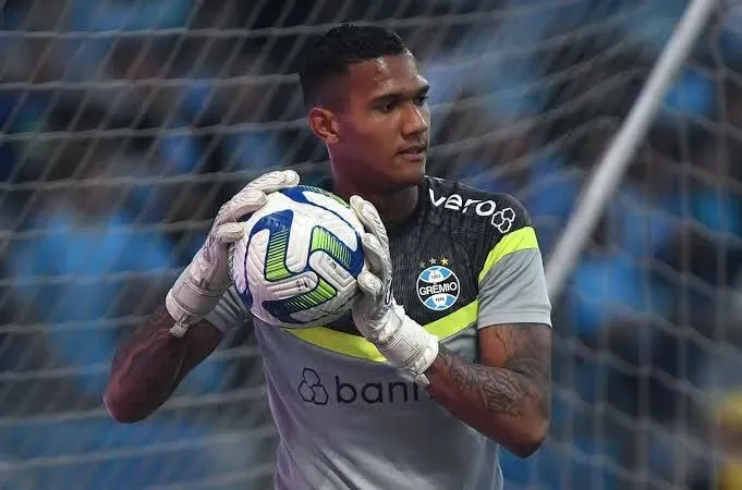 Adriel Vasconcelos finalmente no viajó a Chile para firmar por la UC.