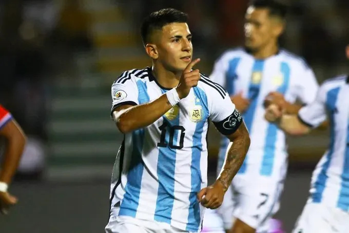 Almada capitaneó a la Selección Argentina en el Preolímpico de Venezuela.