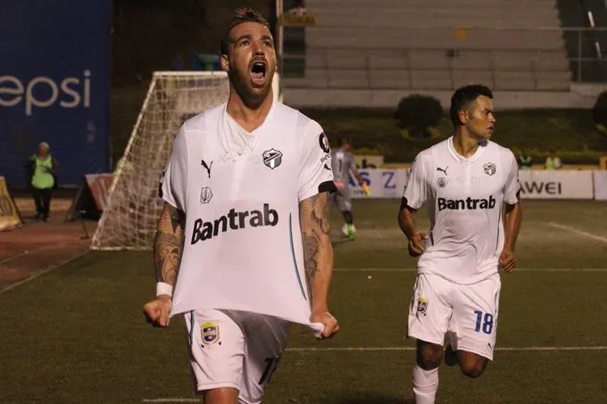 El delantero estuvo muy cerca de representar a la Selección de Guatemala.