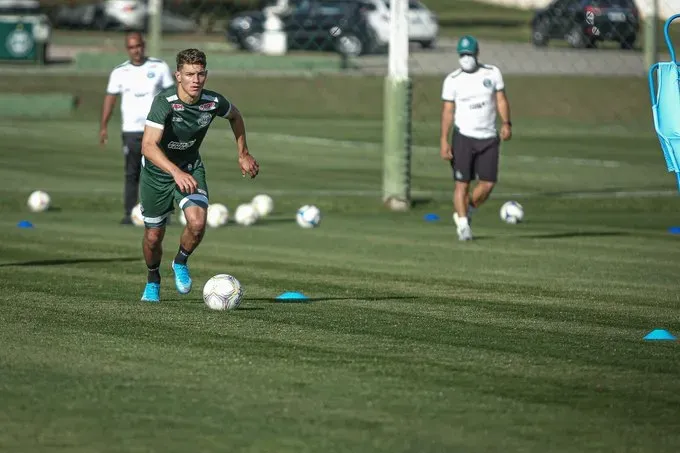 Natanael durante treinamento no CT. Foto: Divulgação/Coritiba