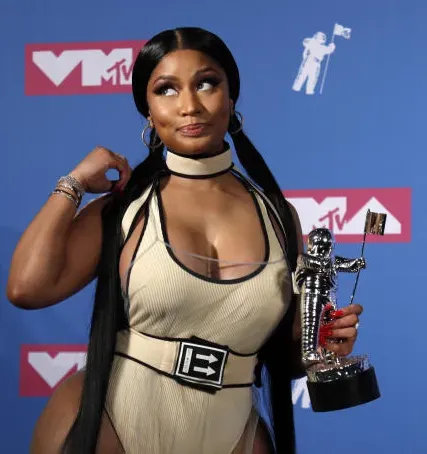 Nicki Minaj suspendió su concierto en Inglaterra.