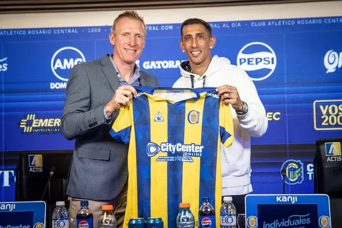 Rosario Central presentó a Di María (Rosario Central oficial)