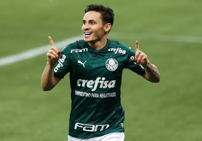 Raphael Veiga, autor do gol do último gol do Palmeiras. (Photo by Alexandre Schneider/Getty Images)